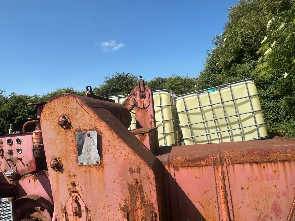 Massey Ferguson combine - Image 3
