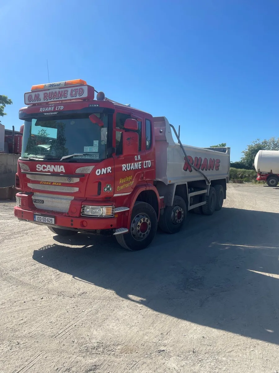 P400 Tipper - Image 1