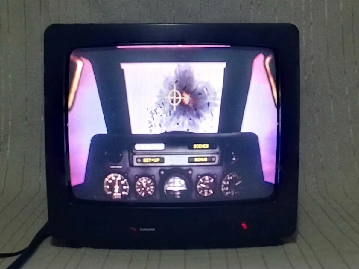 14" Schneider CRT TV - Image 1