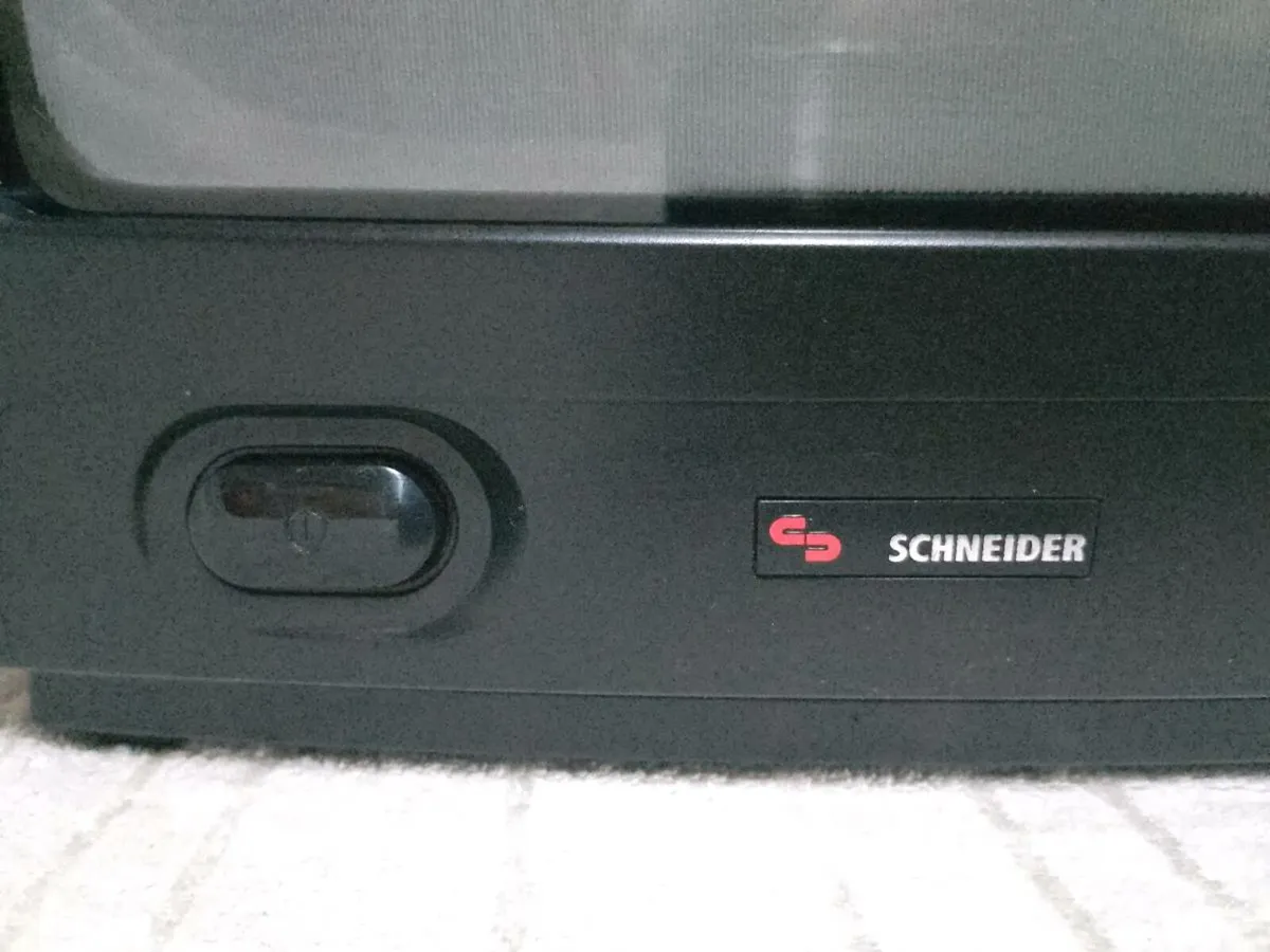 14" Schneider CRT TV - Image 2