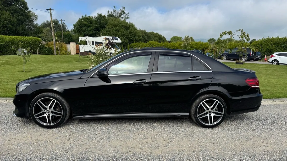 Mercedes E300 Automatic - Image 3