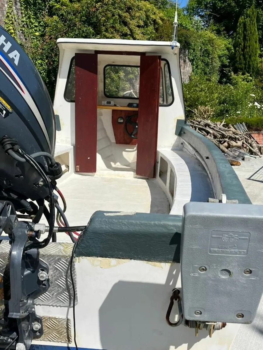 21 ft fishing boat - Image 4