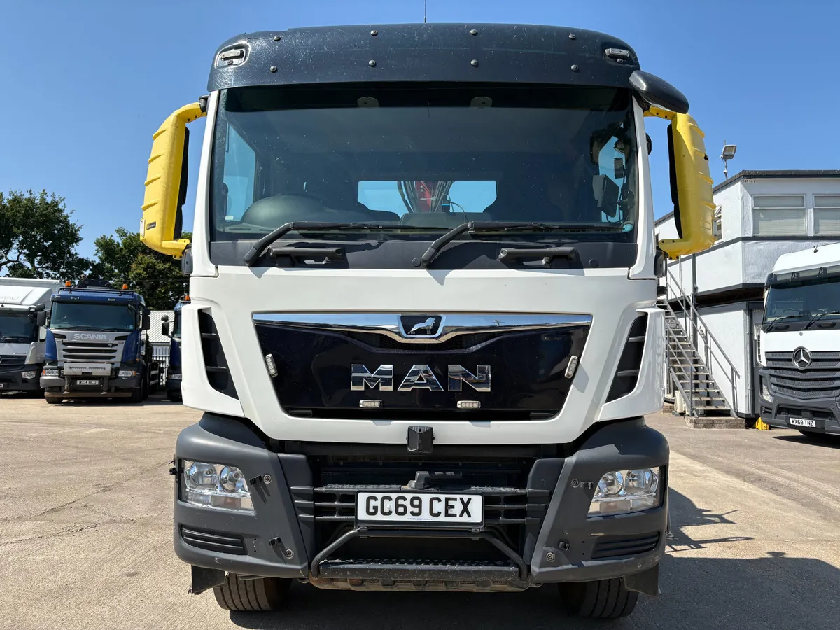 MAN 35.420 TIPPER GRAB PALFINGER ONE OWNER - Image 3