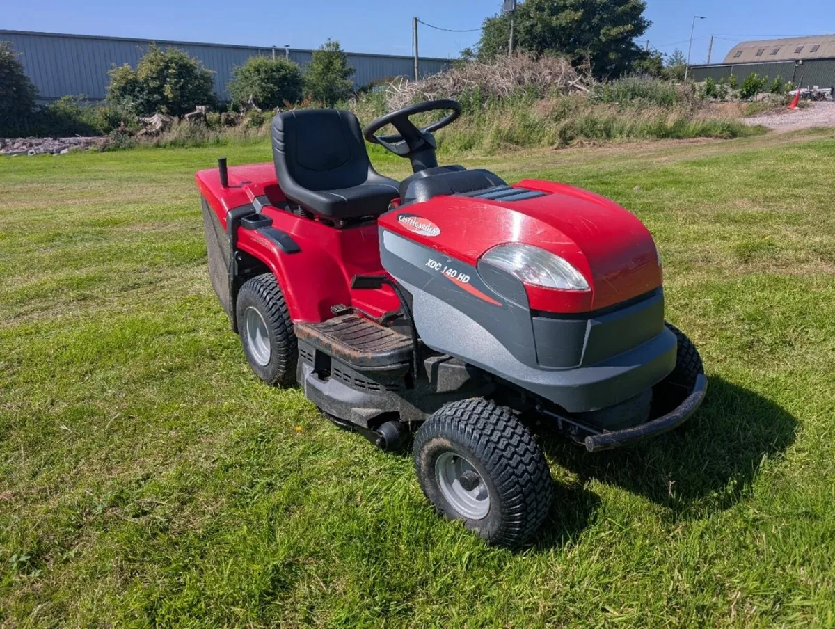 2015 Castelgarden XDC 140HD ride on lawnmower - Image 3
