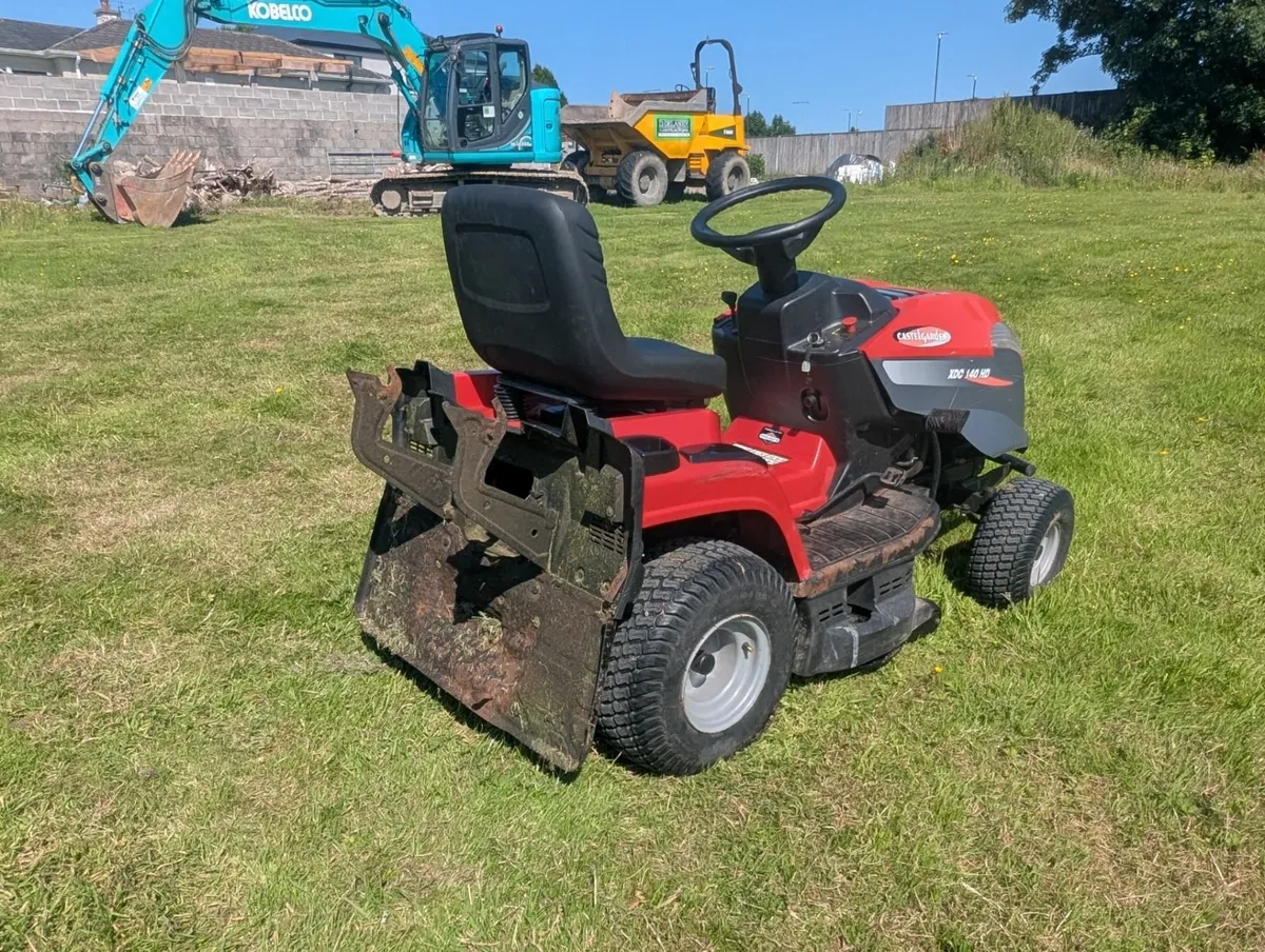 2015 Castelgarden XDC 140HD ride on lawnmower - Image 4