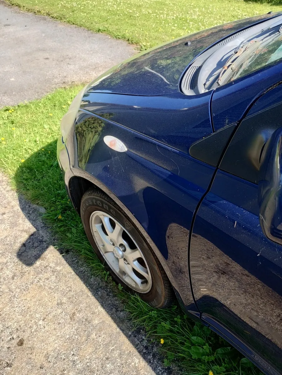 Toyota Yaris 2005 - Image 4