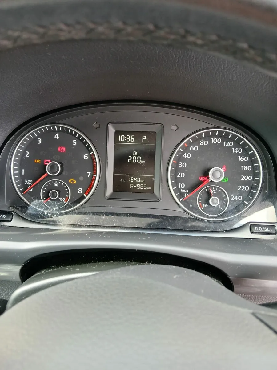 Volkwagen Touran - Image 2