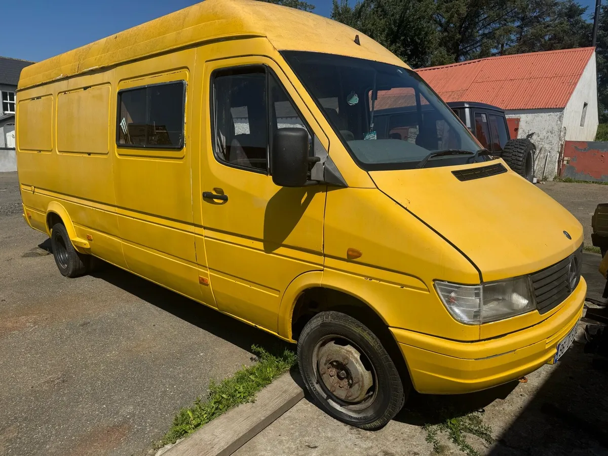 Mercedes sprinter camper - Image 1