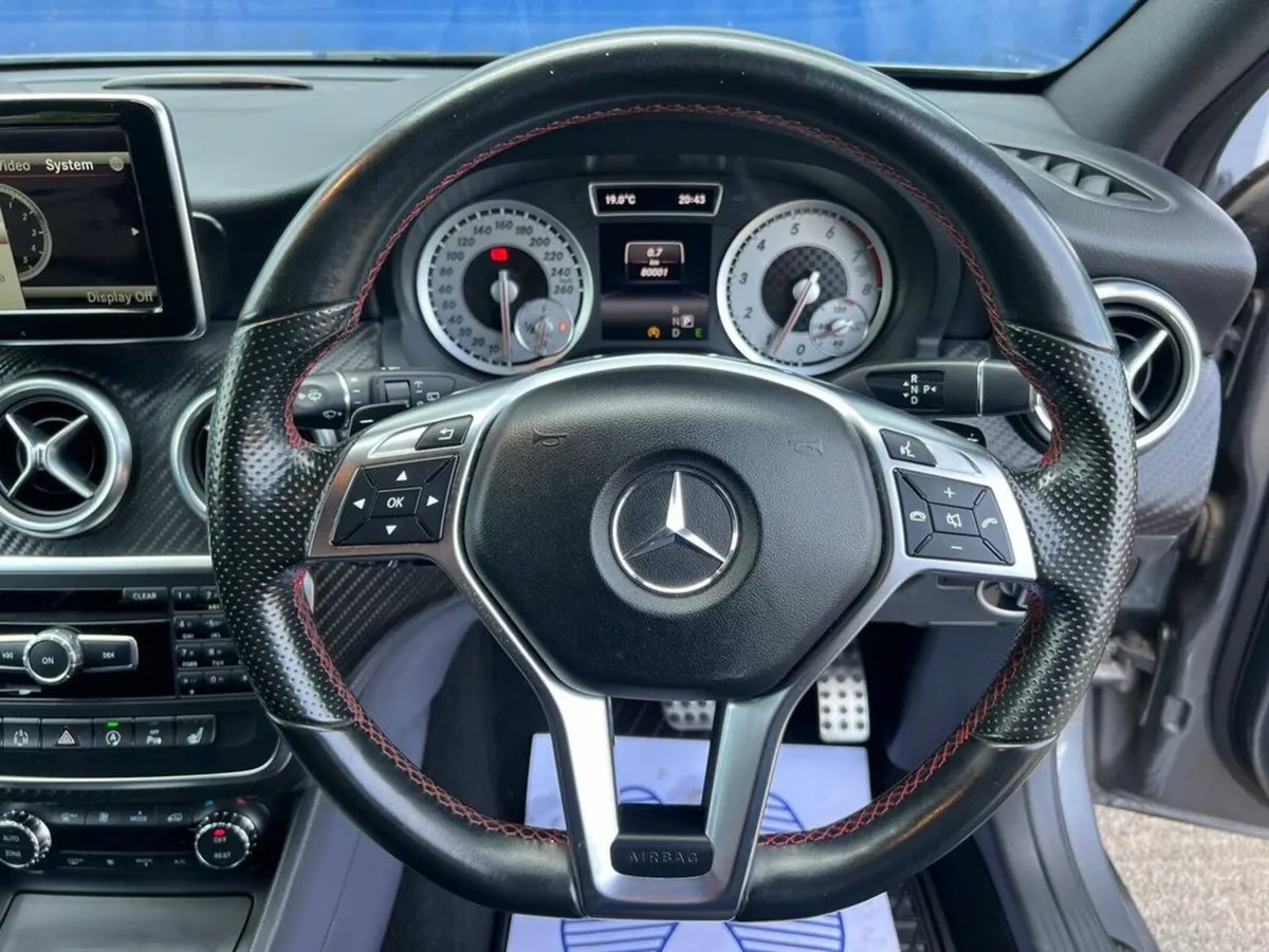 Mercedes-Benz A-Class A180 AMG-LINE 1.6 AUTO // FU - Image 4