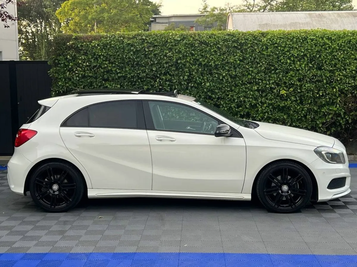 Mercedes-Benz A-Class A180 AMG-LINE 1.6 AUTO // FU - Image 4