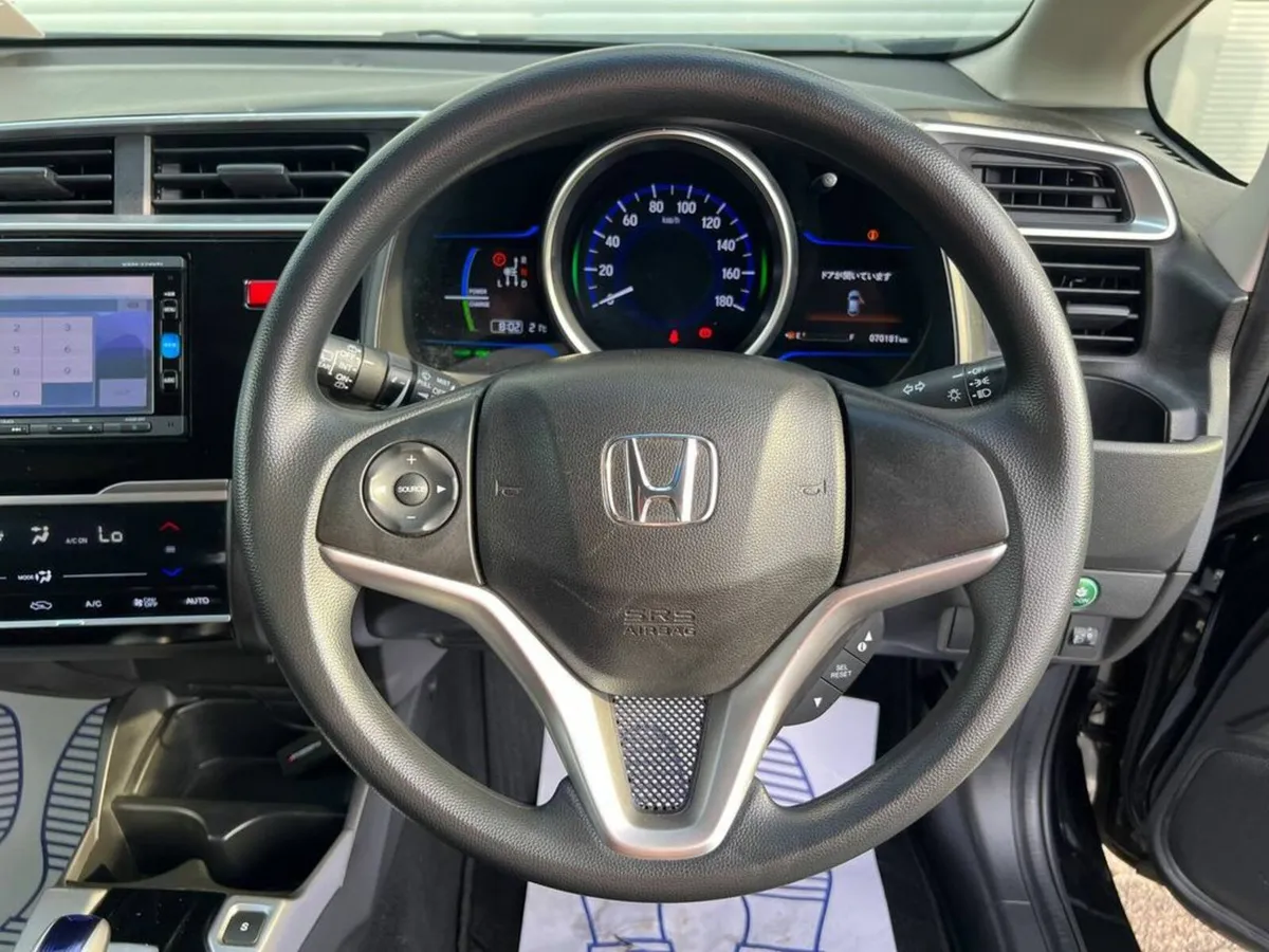 Honda Fit F-PACKAGE 1.5 HYBRID // NEW NCT // REVER - Image 4