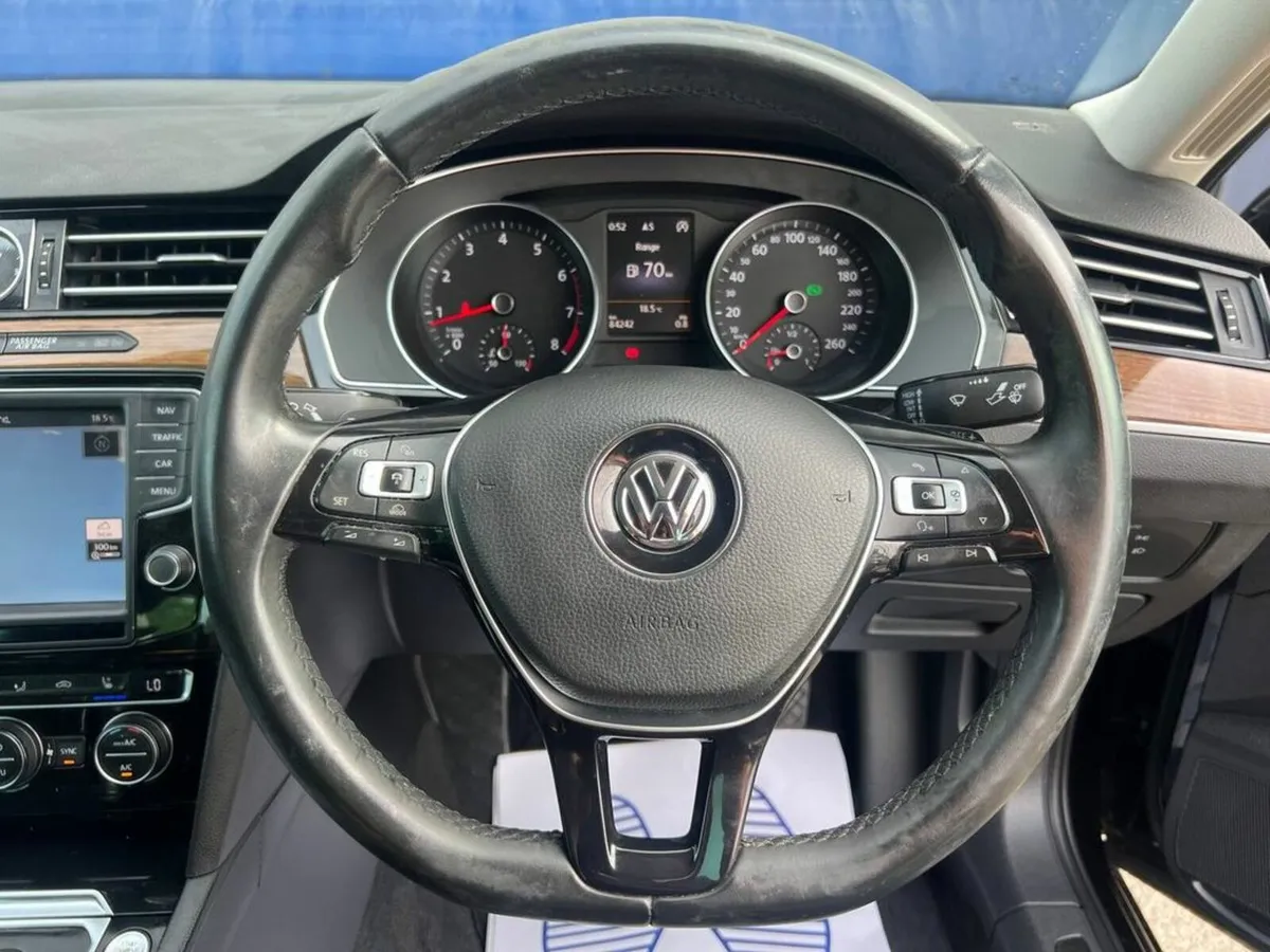 Volkswagen Passat HIGHLINE 1.4 TSI // HEATED/COOLE - Image 4