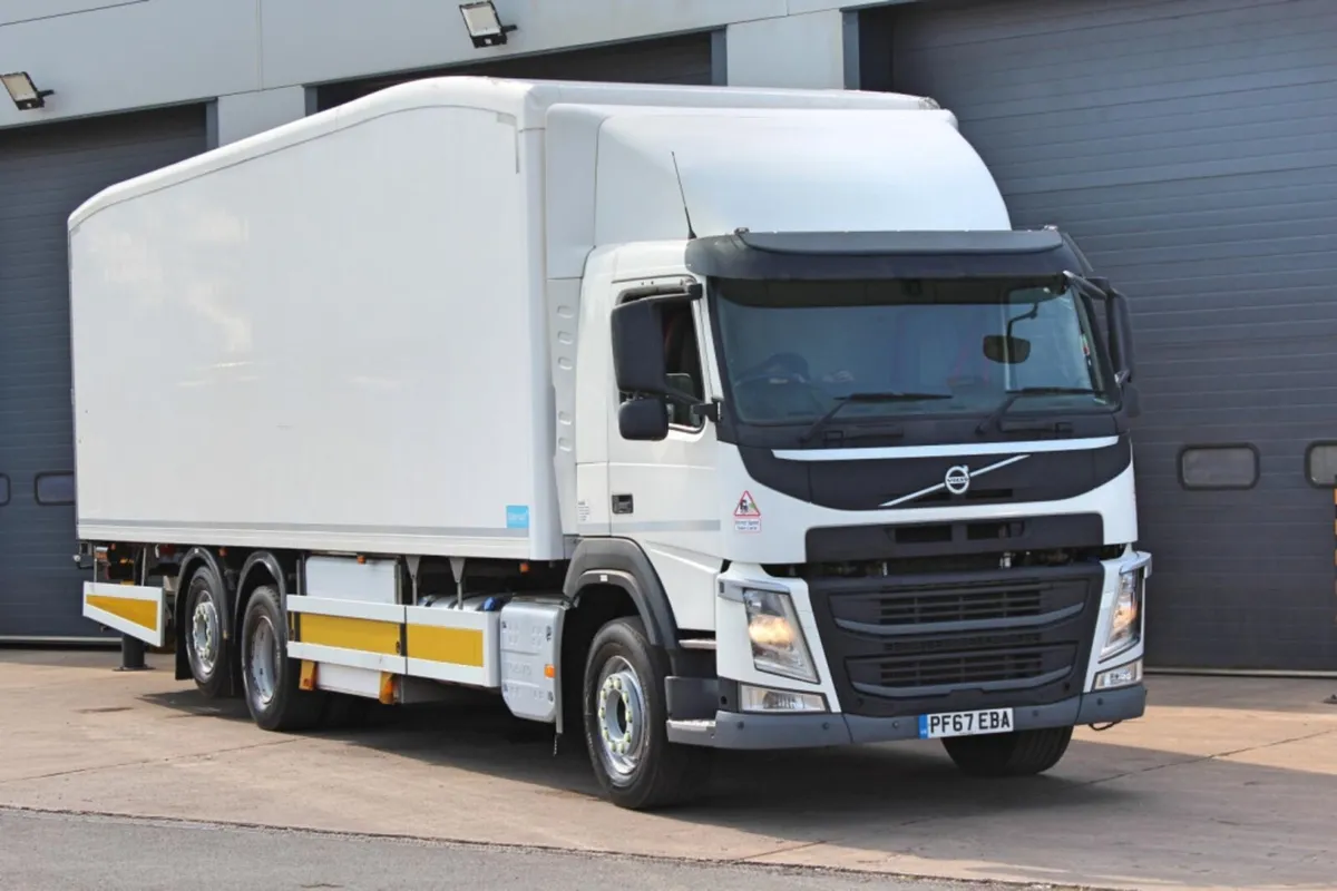2018 VOLVO FM-330 6X2 FRIDGE LORRY - Image 1