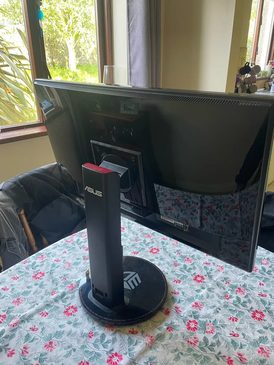 ASUS 144hz Gaming Monitor - Image 2
