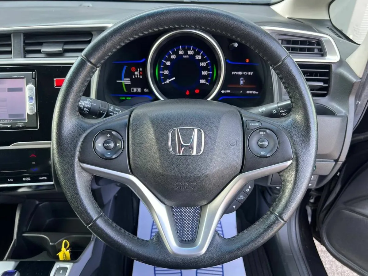Honda Fit 1.5 HYBRID L-PACKAGE AUTO // FULL SERVIC - Image 4