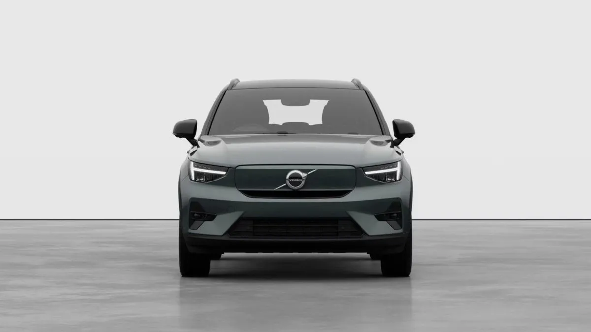 Volvo EX40 Plus Extended Range in Forest Lake - Image 2