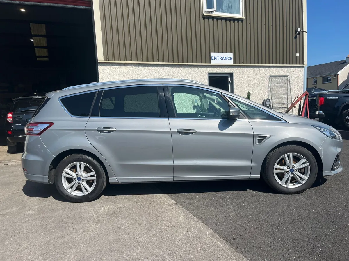 Ford S Max Titanium 2.0 Diesel  2021 - Image 4