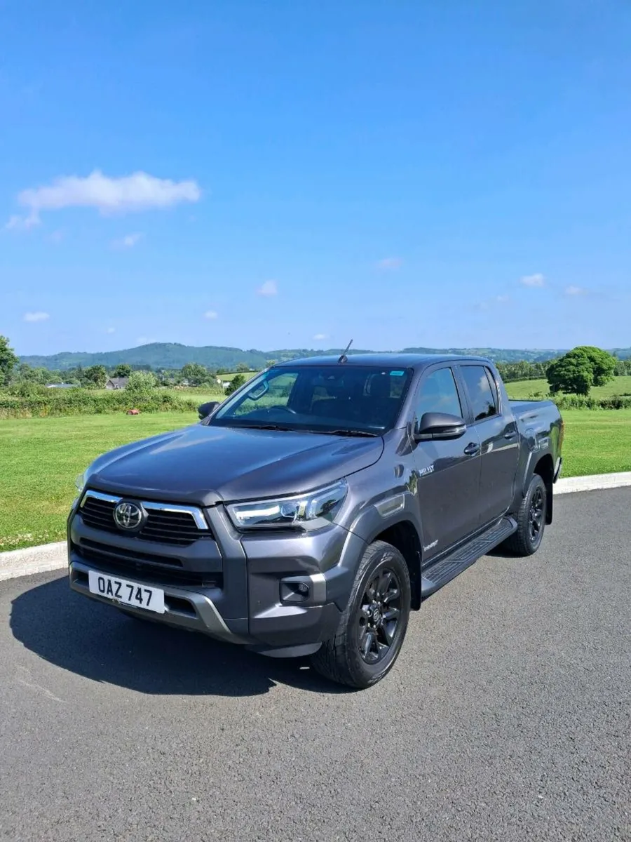 Toyota Hilux Invincible X - Image 2