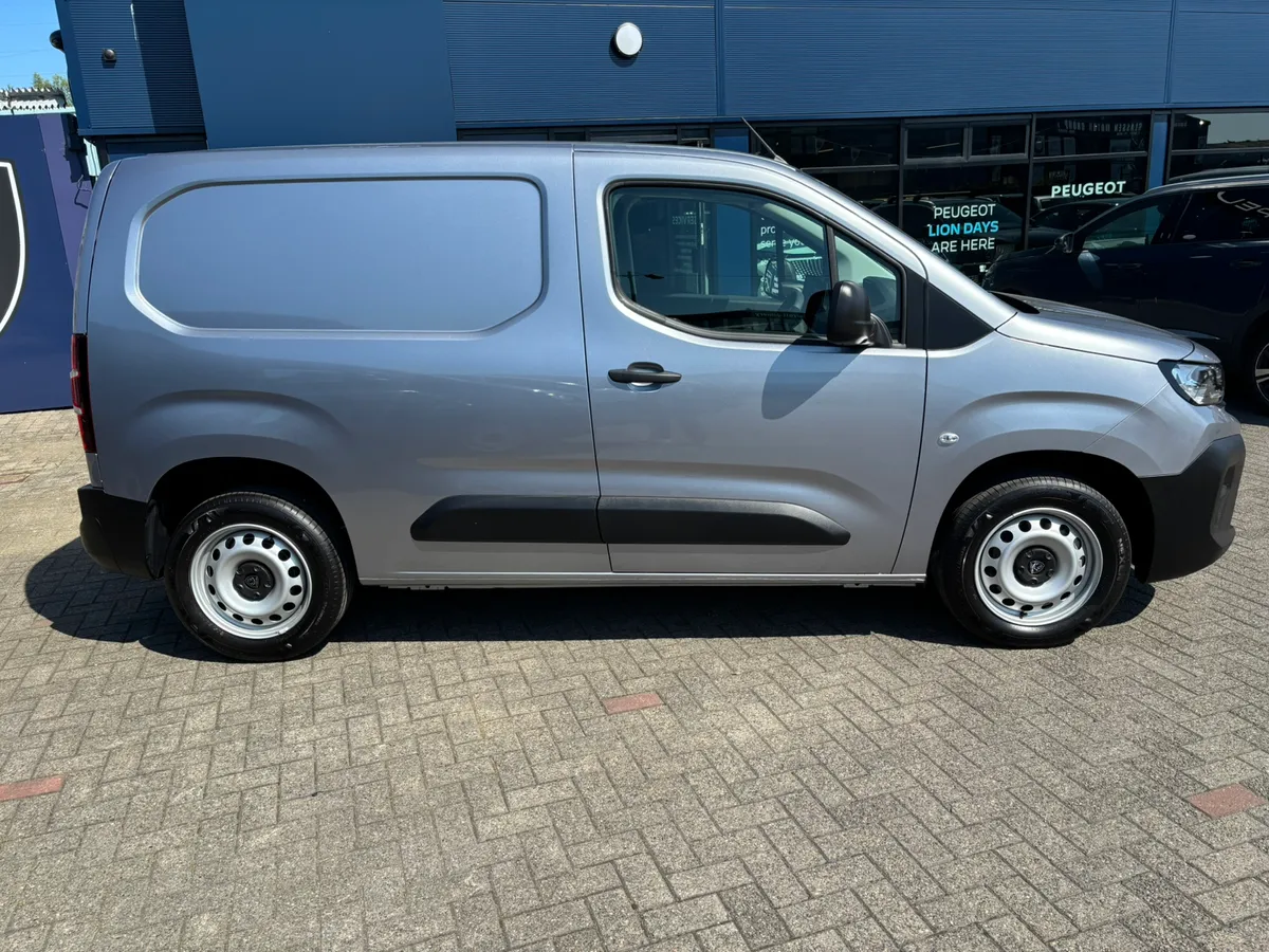 New Peugeot Partner Professional Automatic - Image 3