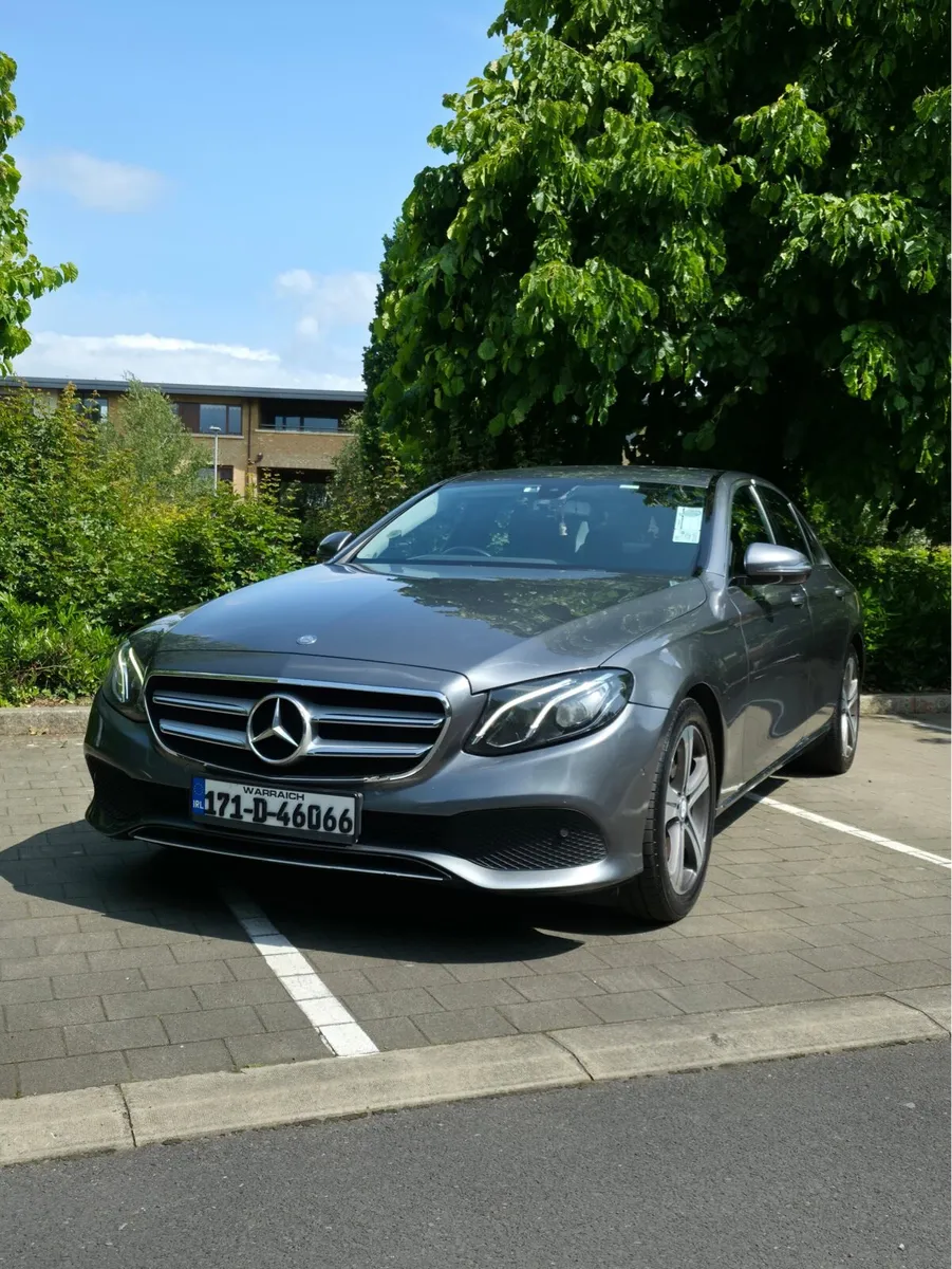 Mercedes Benz E - Class (E220) - Image 1