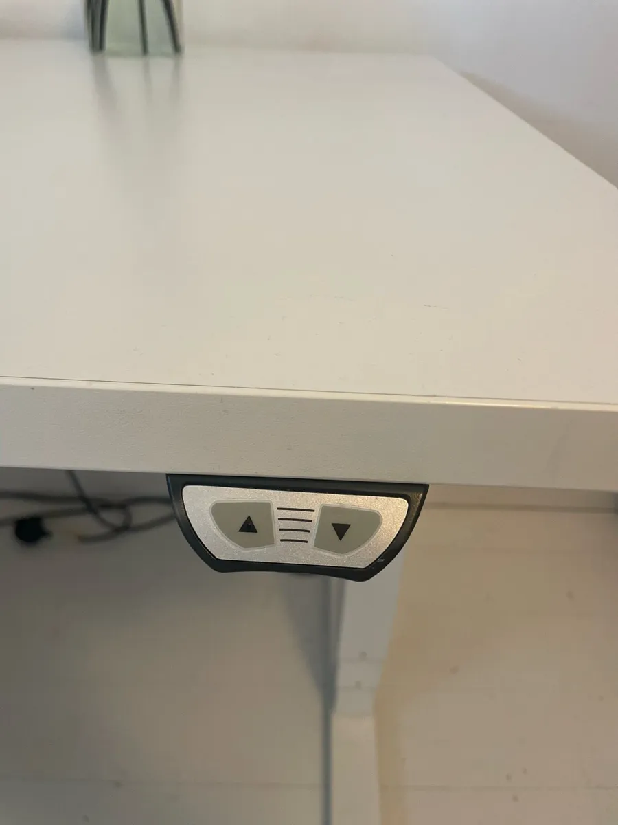Adjustable office desk - Image 2