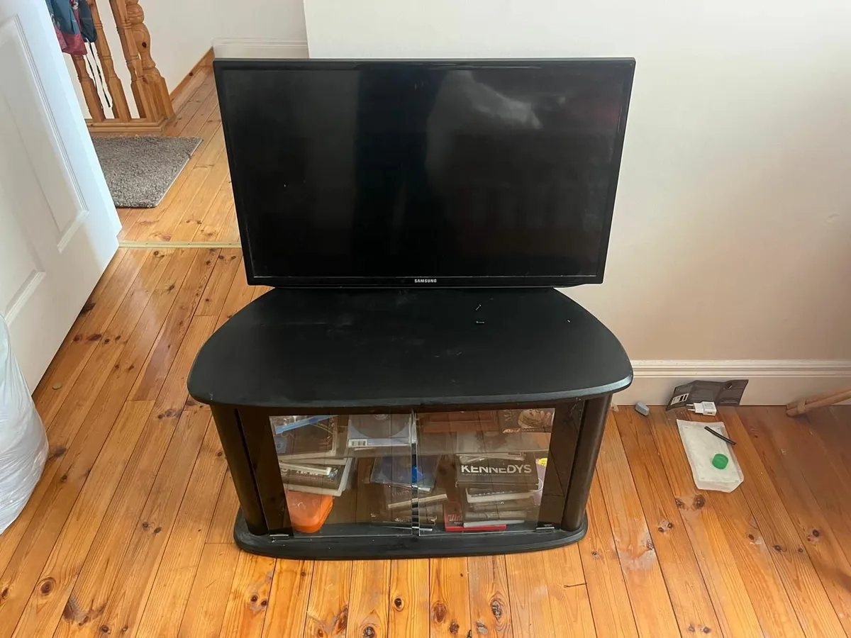 LED TV + TV Stand