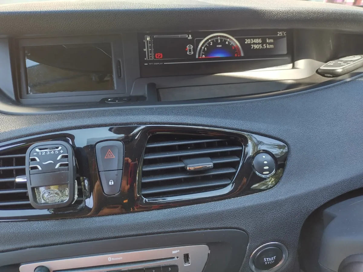Renault Grand Scenic 2012 - Image 4