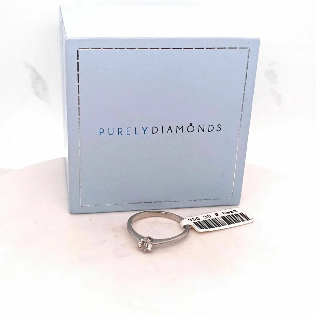 Diamond Solitaire, Platinum Ring with Certificate - Image 4