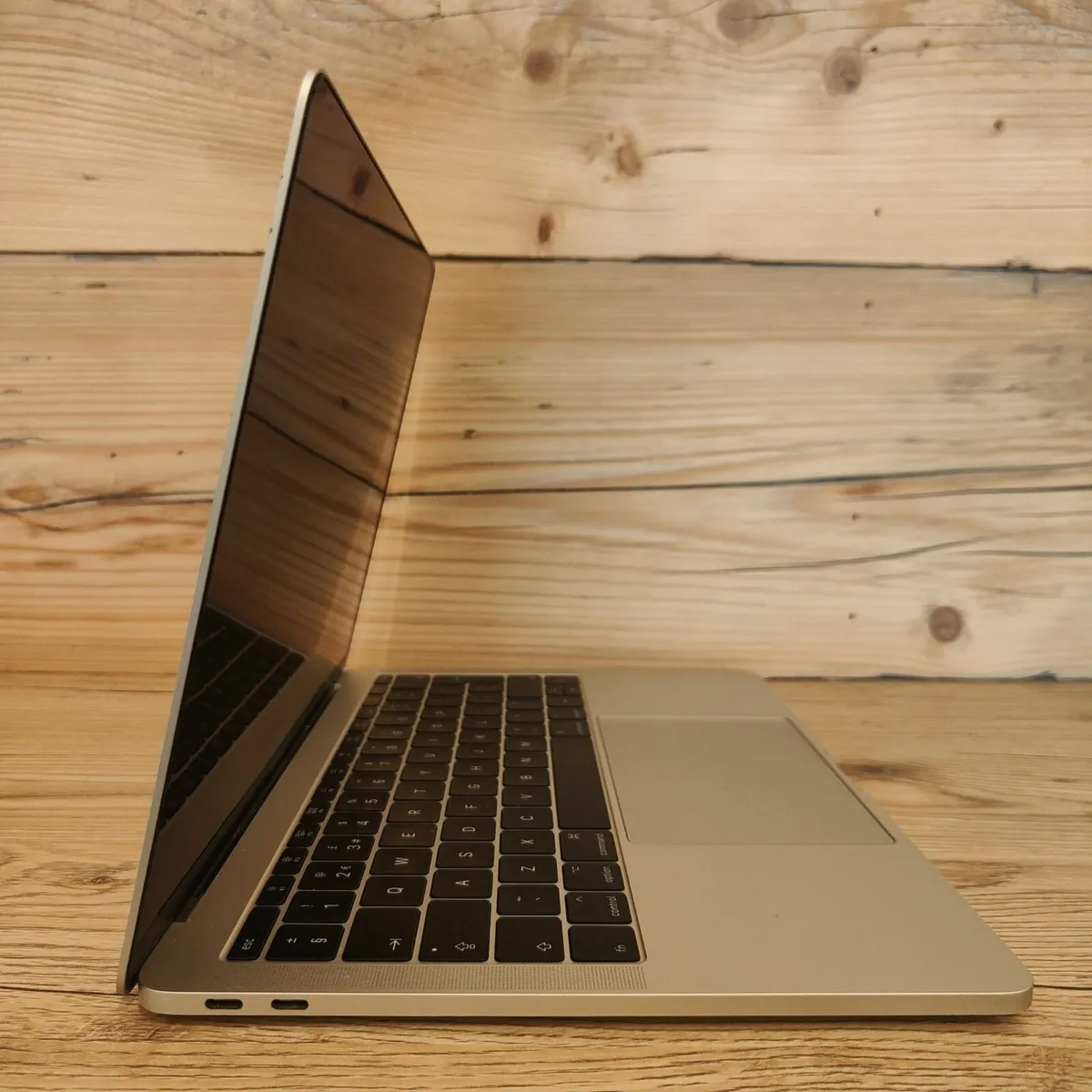 Apple Macbook Pro 2017 - Image 2