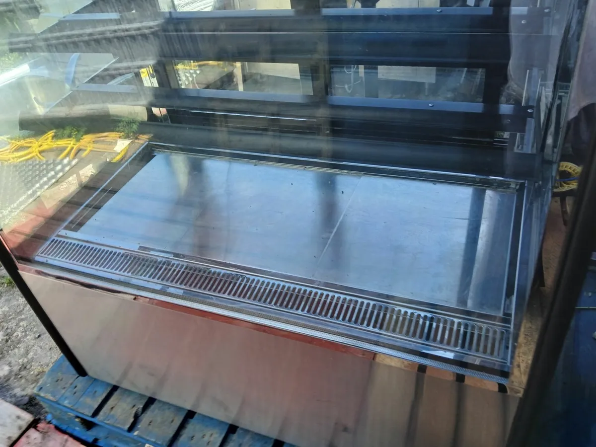 Glass display on wheels ....2023 unit...delivered - Image 1