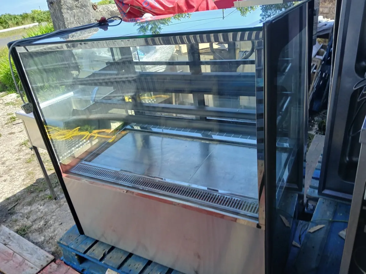 Glass display on wheels ....2023 unit...delivered - Image 3