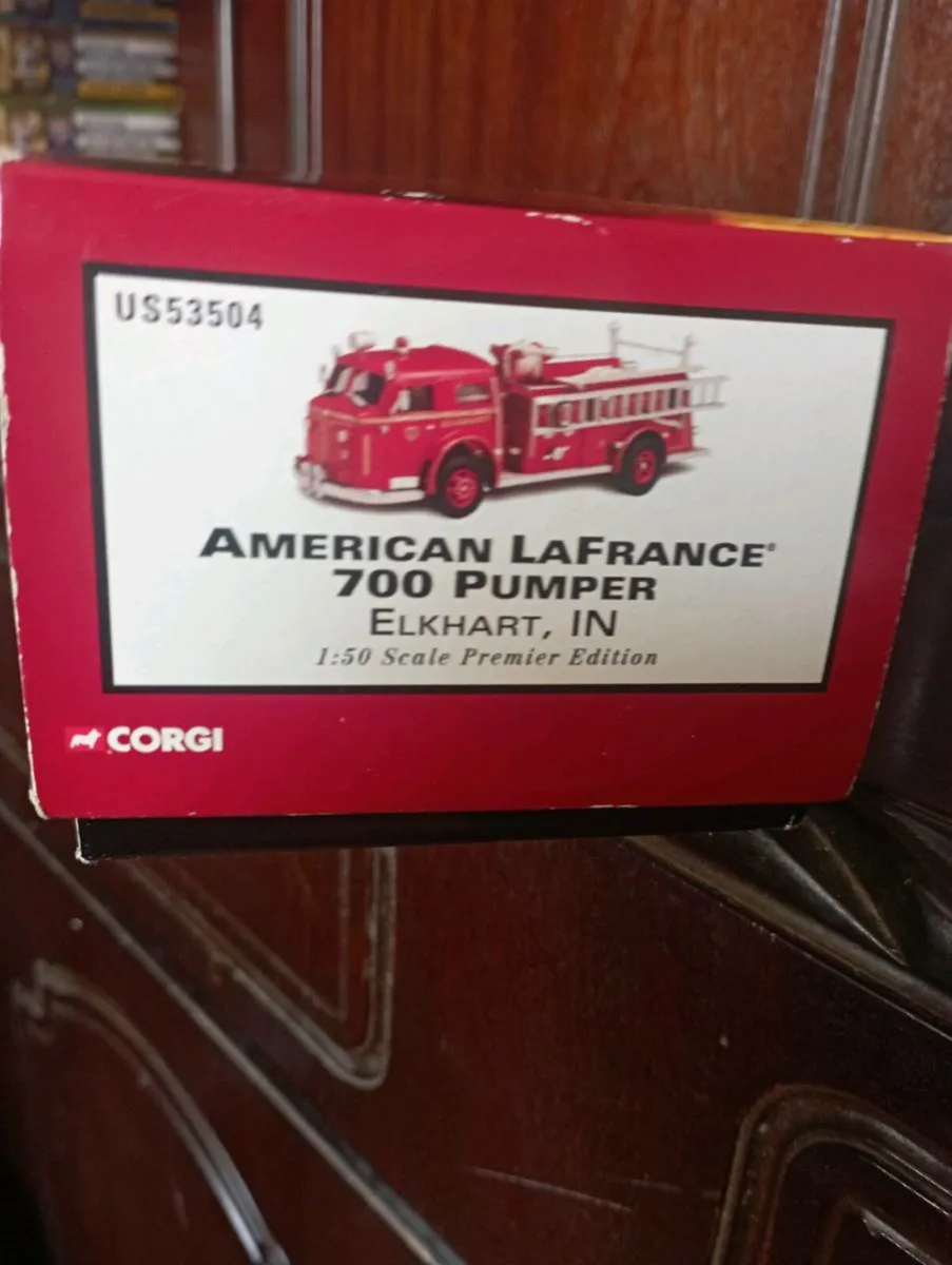CORGI HERE'S UNDER FIRE ENGINE 🚒 . - Image 4