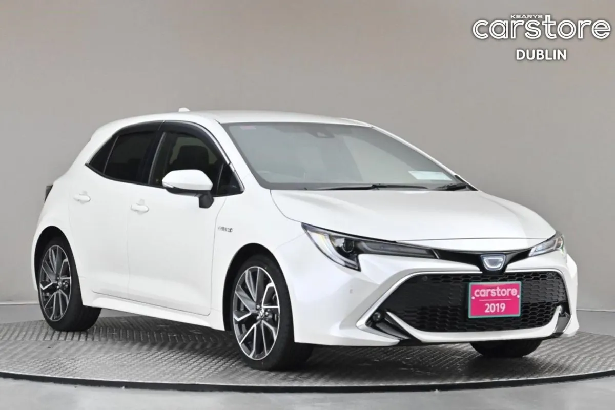 Toyota Corolla 1.8 Hybrid Sport 5DR  reverse Cam - Image 1