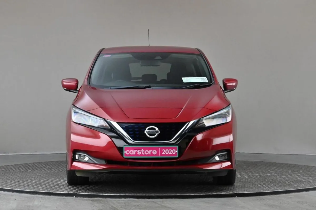 Nissan Leaf Niev SV 40kw  sat Nav reverse Cam - Image 2