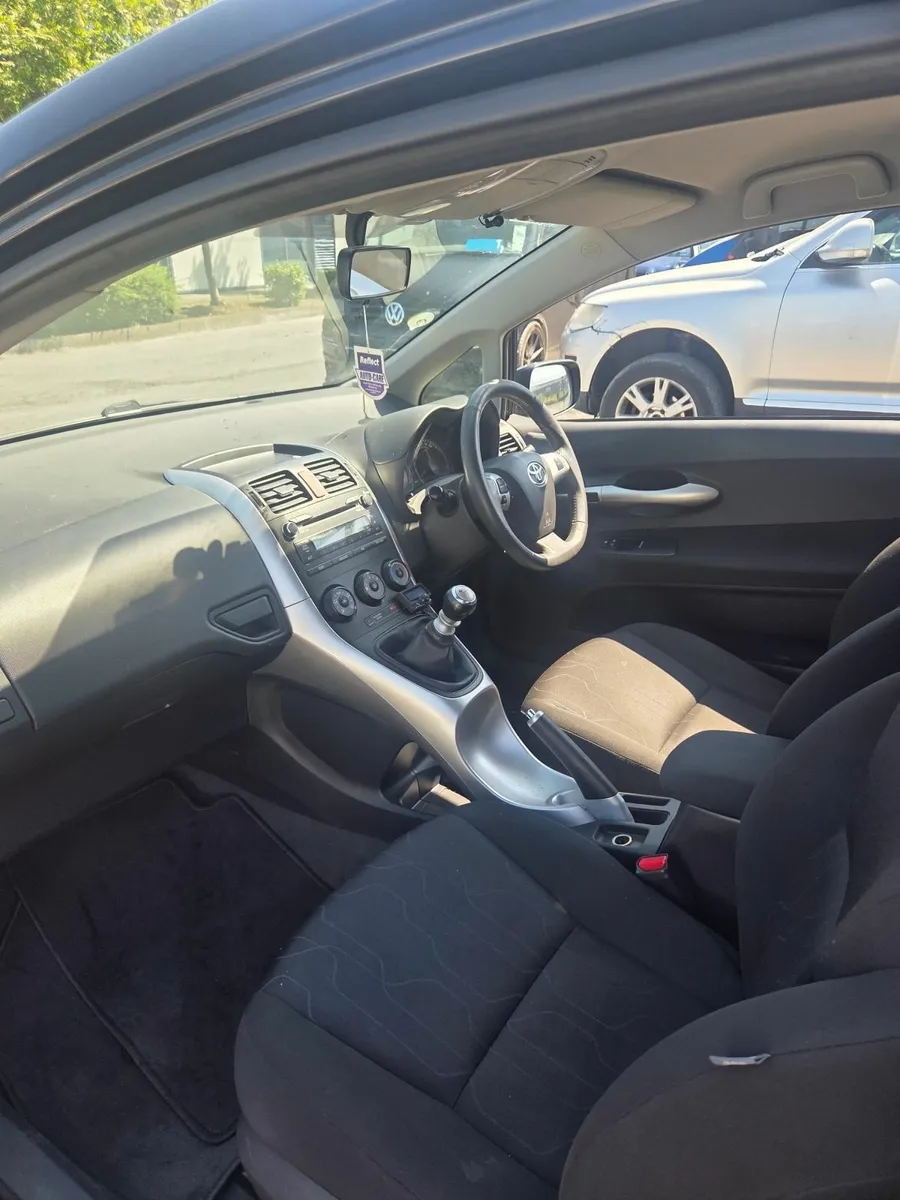 Toyota Auris 2012 - Image 3