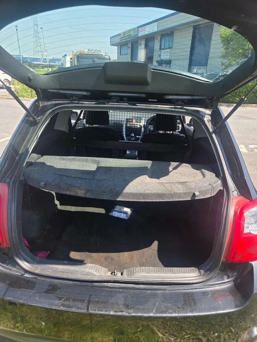 Toyota Auris 2012 - Image 4