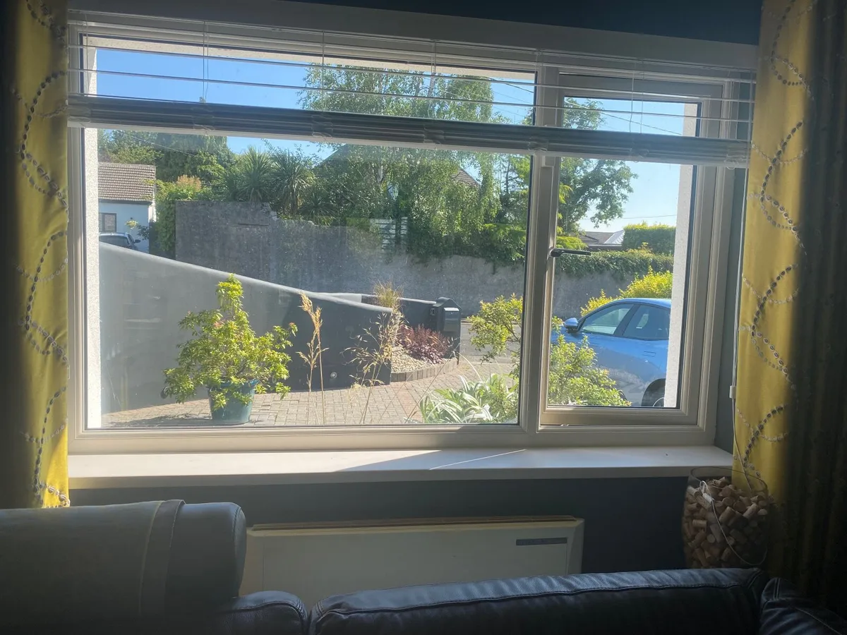 Double glazed ivory 5 years old window - Image 3