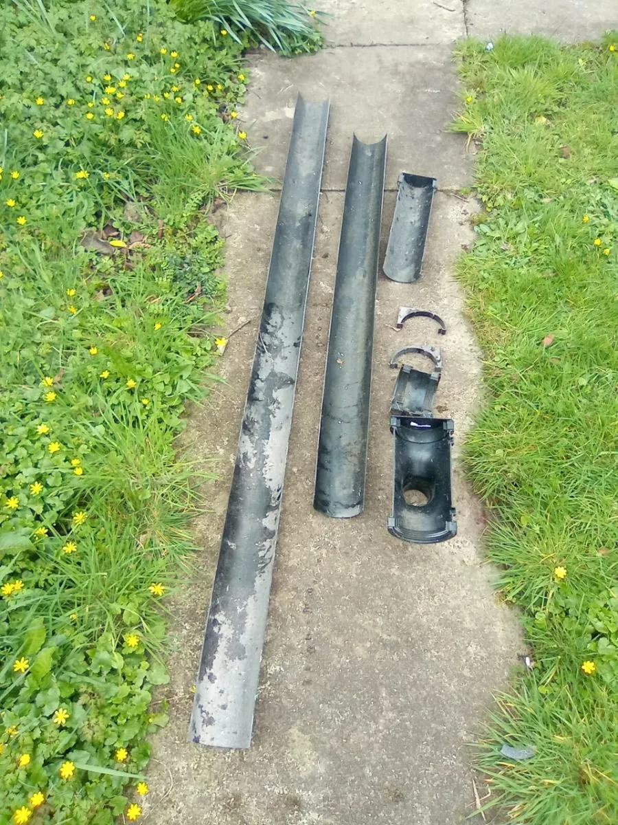 4. METRES.  OF.  CHUTES.  AND. FITTINGS - Image 1