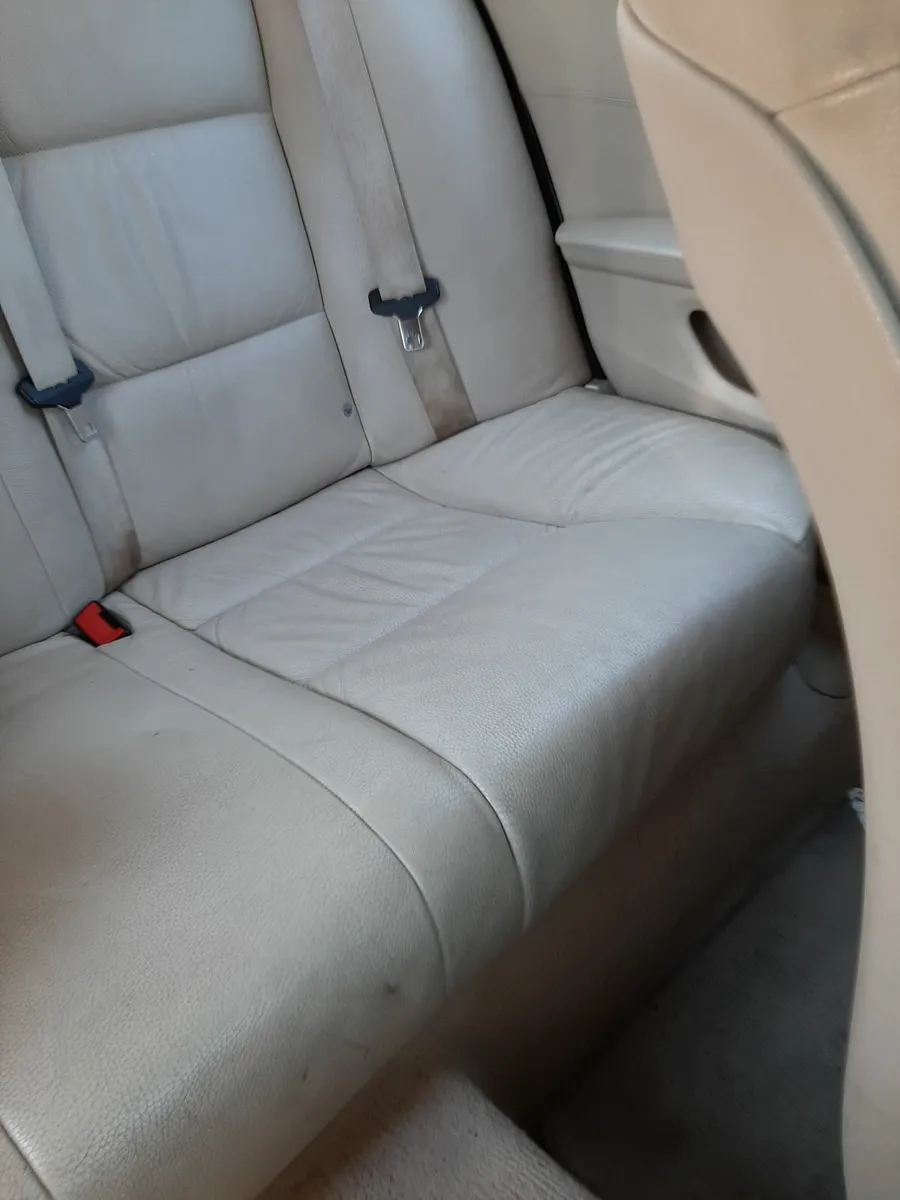 BMW 5-Series 2009 - Image 3