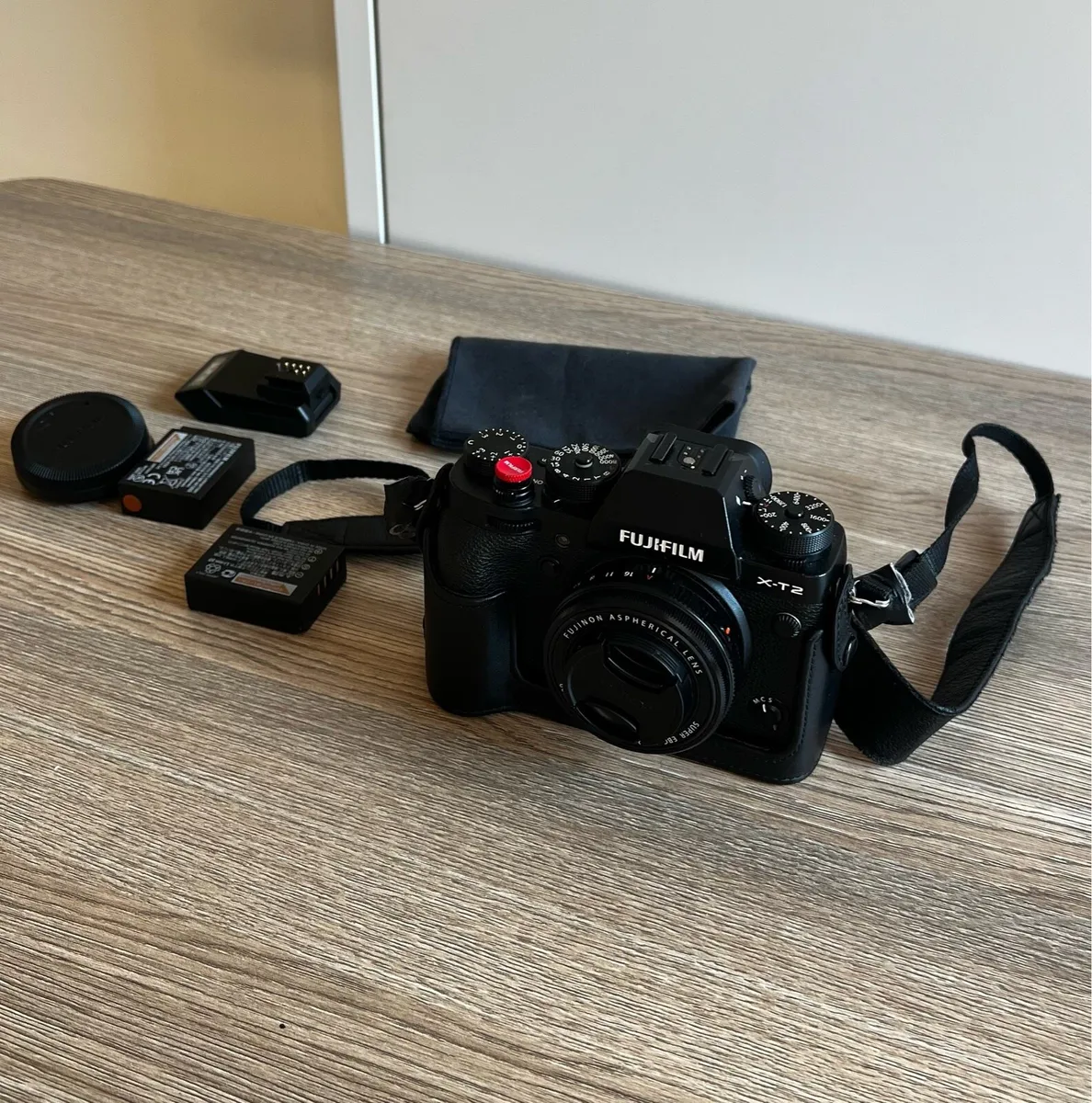 Fujifilm XT2 + 27mm Lens WR + 3 Batteries + 256gb - Image 1