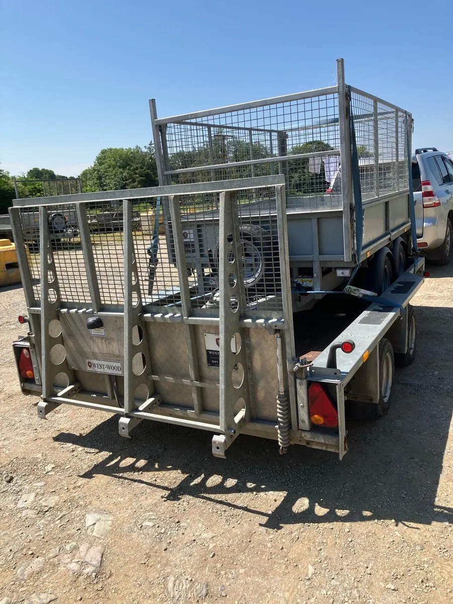 Trailers - Image 1