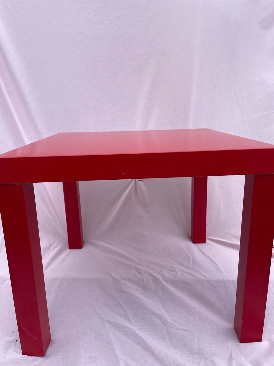 2 kids red tables - Image 1