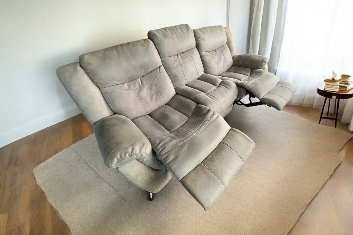 Beige 3 seater recliner sofa - Image 1