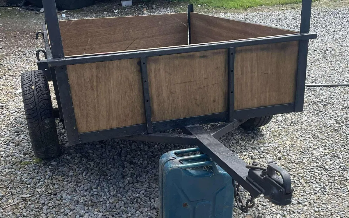 Trailer - Image 1