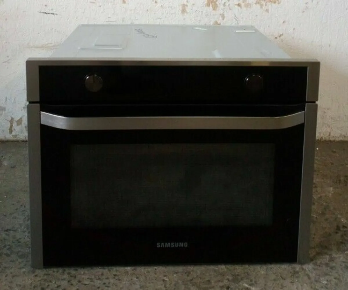 Single Oven Microwave Combi EX-Display - Image 1