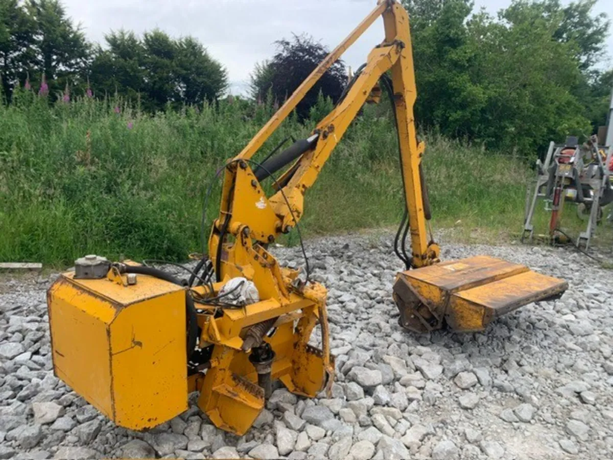 MCCONNEL PA94E HEDGECUTTER - Image 4