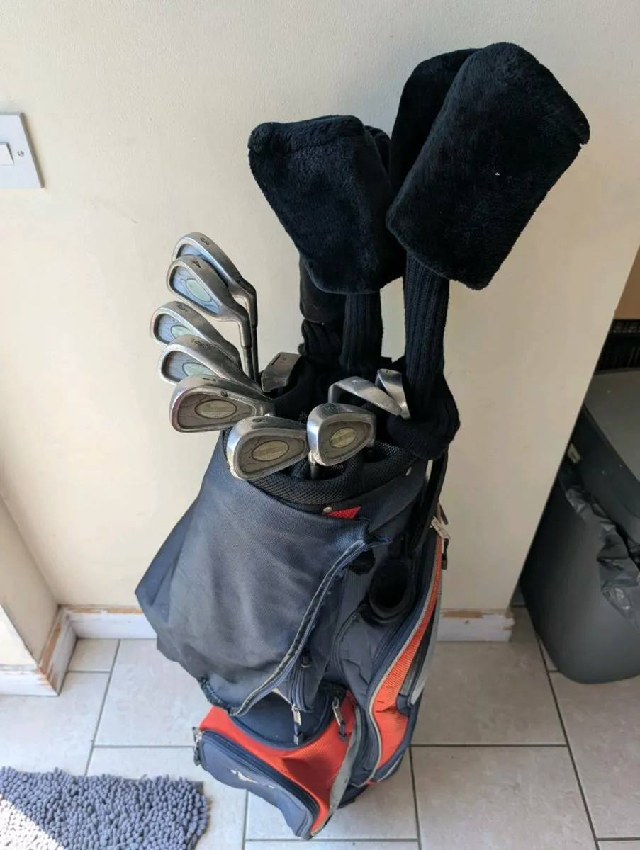 Adult Golf clubs in Ben Hogan bag - Image 2