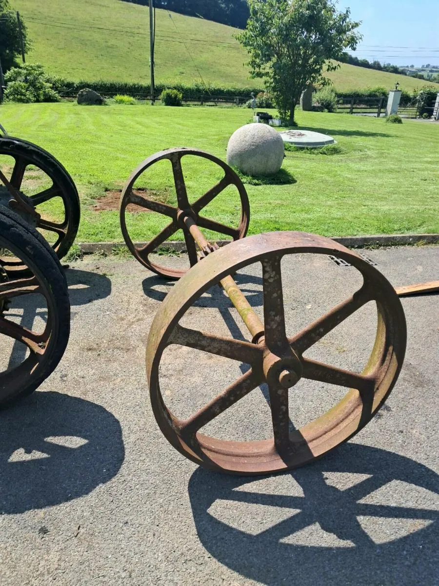 Old vintage wheel's - Image 4