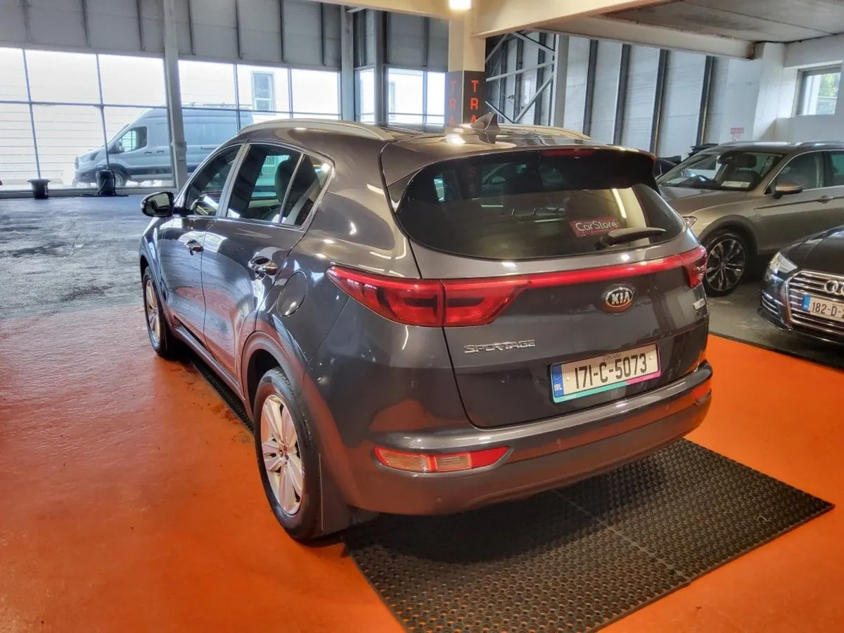 Kia Sportage 1.7 Platinum - Image 4