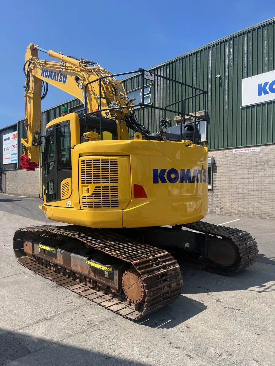 Komatsu PC228USLC-11E0 - Image 2